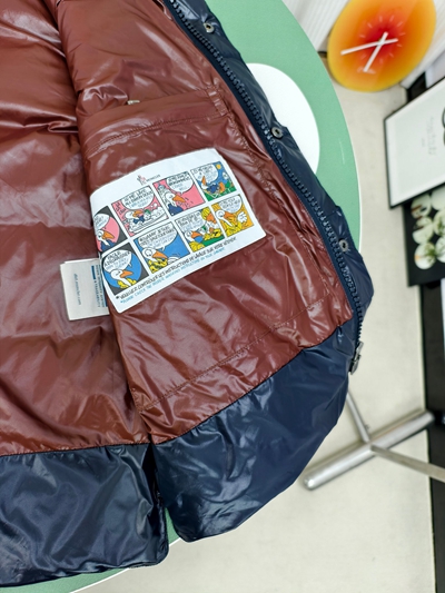 ハイクオリティダウンジャケット角部分ディテール